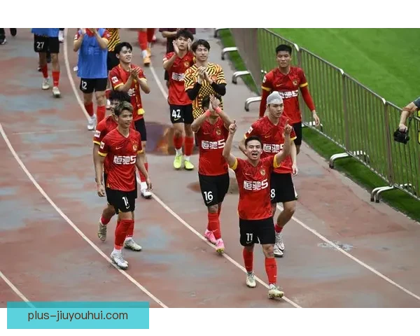 广州队中甲仅获第三无缘升级引发球迷热议 广州队中甲仅获第三无缘升级引发球迷热议