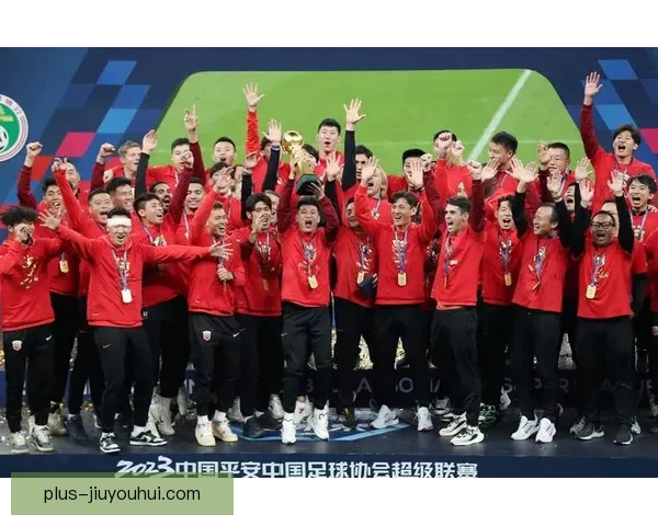 上海海港勇夺队史首个中超冠军书写辉煌新篇章 上海海港勇夺队史首个中超冠军书写辉煌新篇章